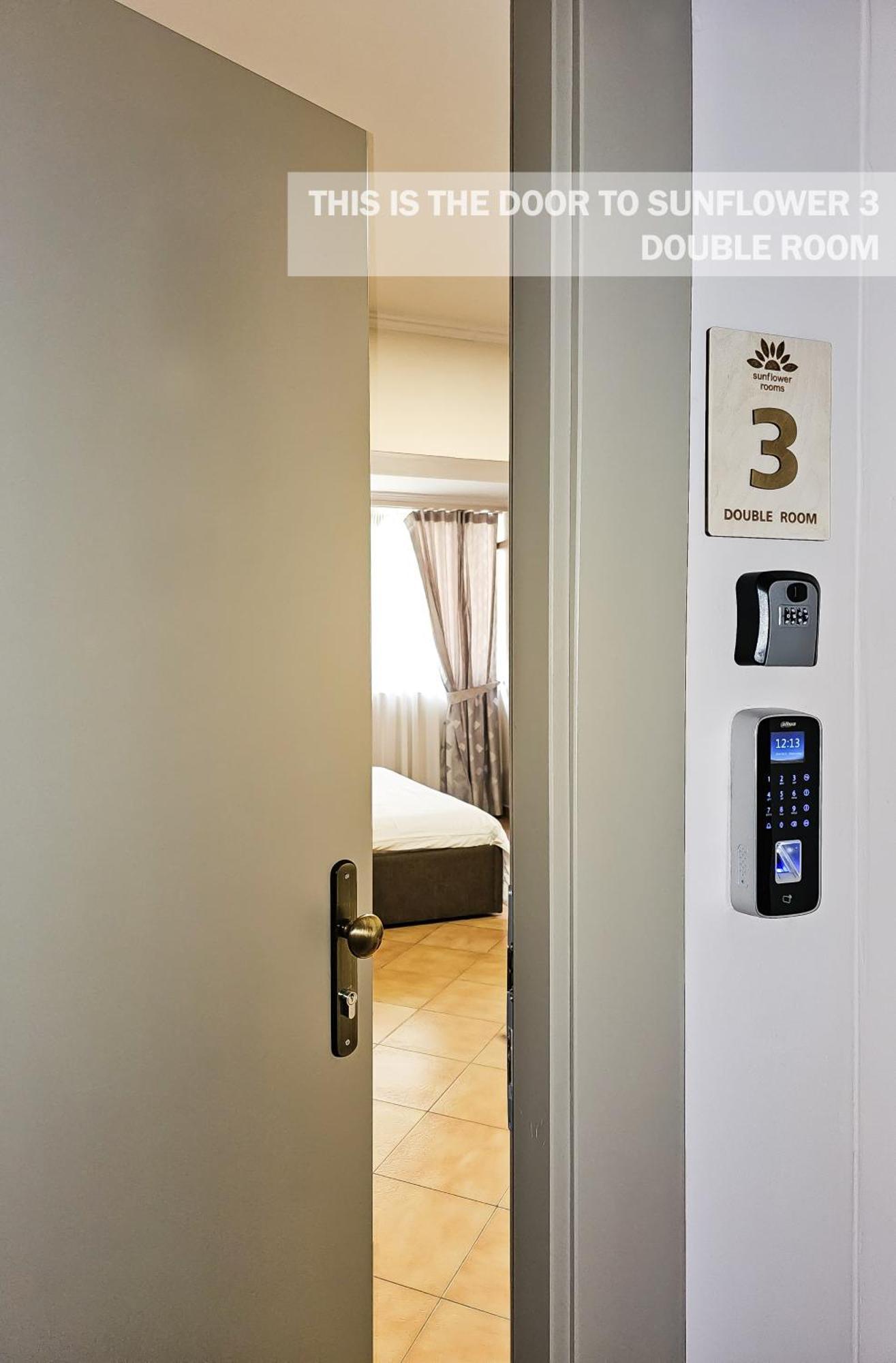 Sunflower Rooms Tirana Buitenkant foto