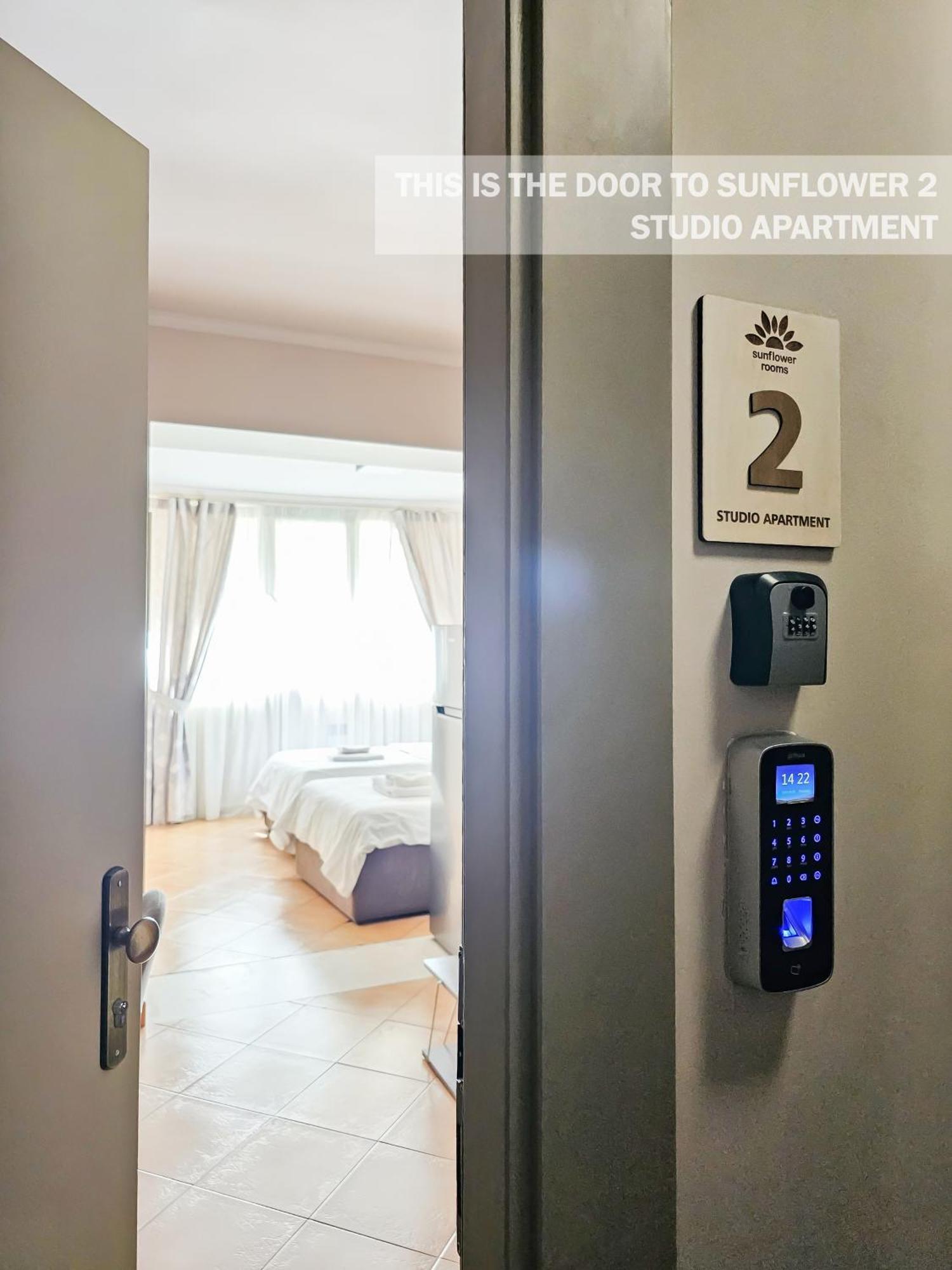 Sunflower Rooms Tirana Buitenkant foto