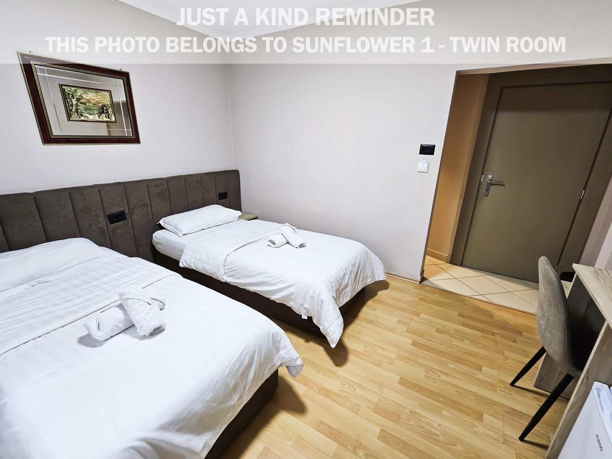 Sunflower Rooms Tirana Buitenkant foto